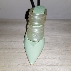 Just the Right Shoe - Mint Jubilee 25396